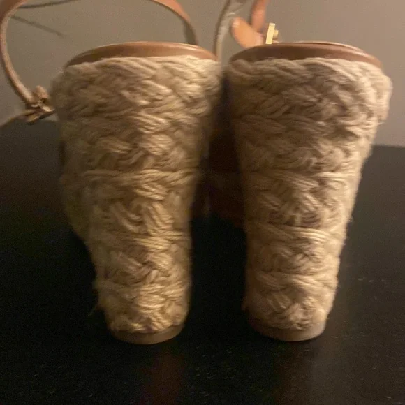 Jessica Simpson Giani tan leather wedge espadrille heel gold buckle size 9.5 - Picture 4 of 12